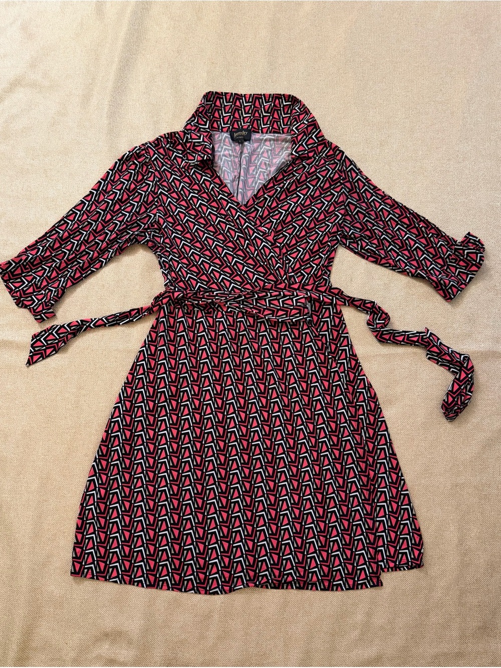 Laundry by Design Wrap Around‎ Dress Size Large Coral Black Geometric Design
